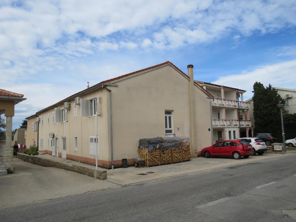 Guest House Miro Novalja Εξωτερικό φωτογραφία
