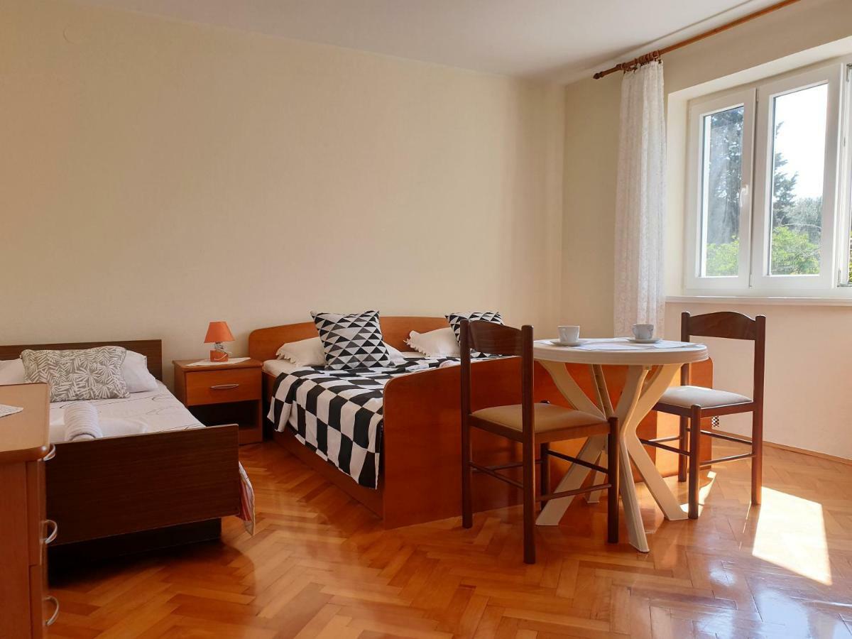 Guest House Miro Novalja Εξωτερικό φωτογραφία
