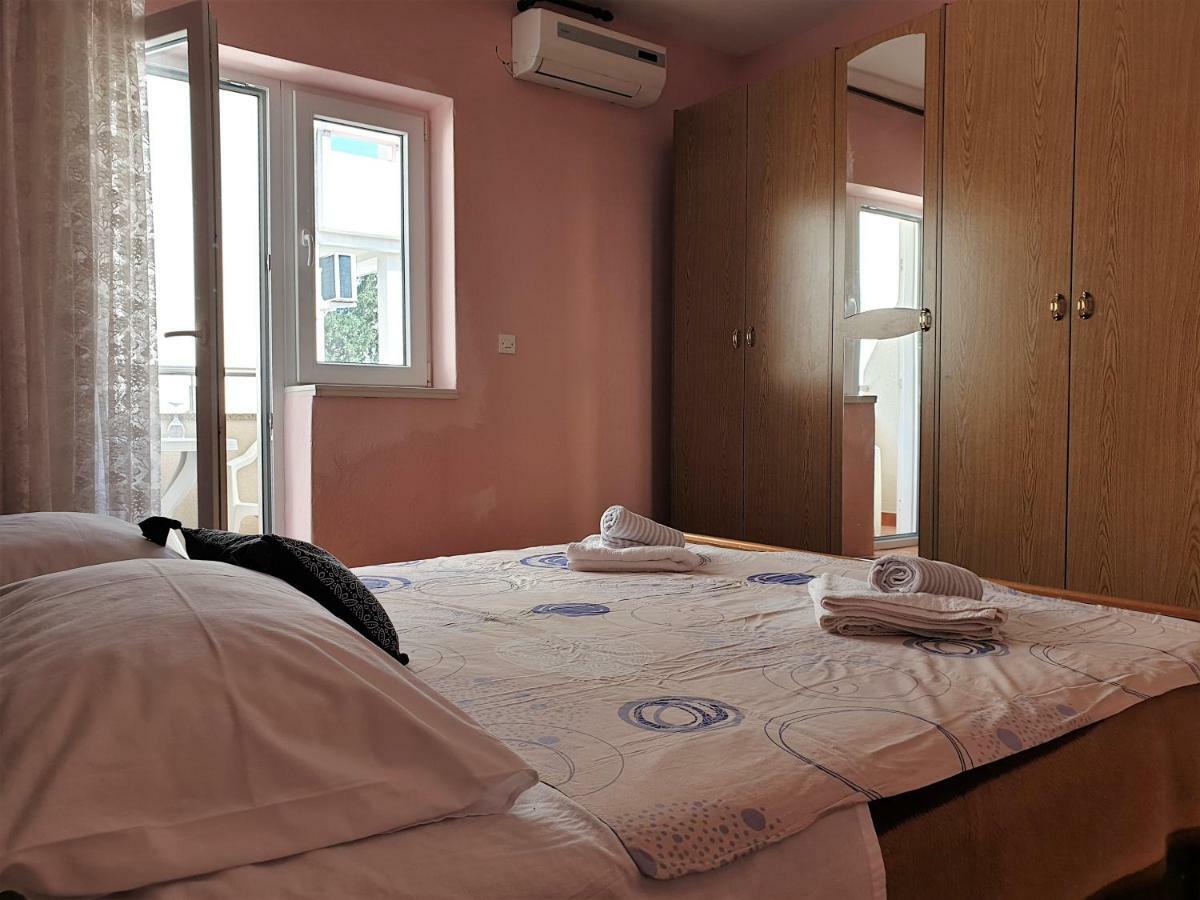 Guest House Miro Novalja Εξωτερικό φωτογραφία